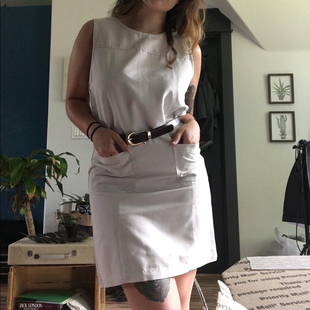 ✨Beige Front Pocket Dress✨